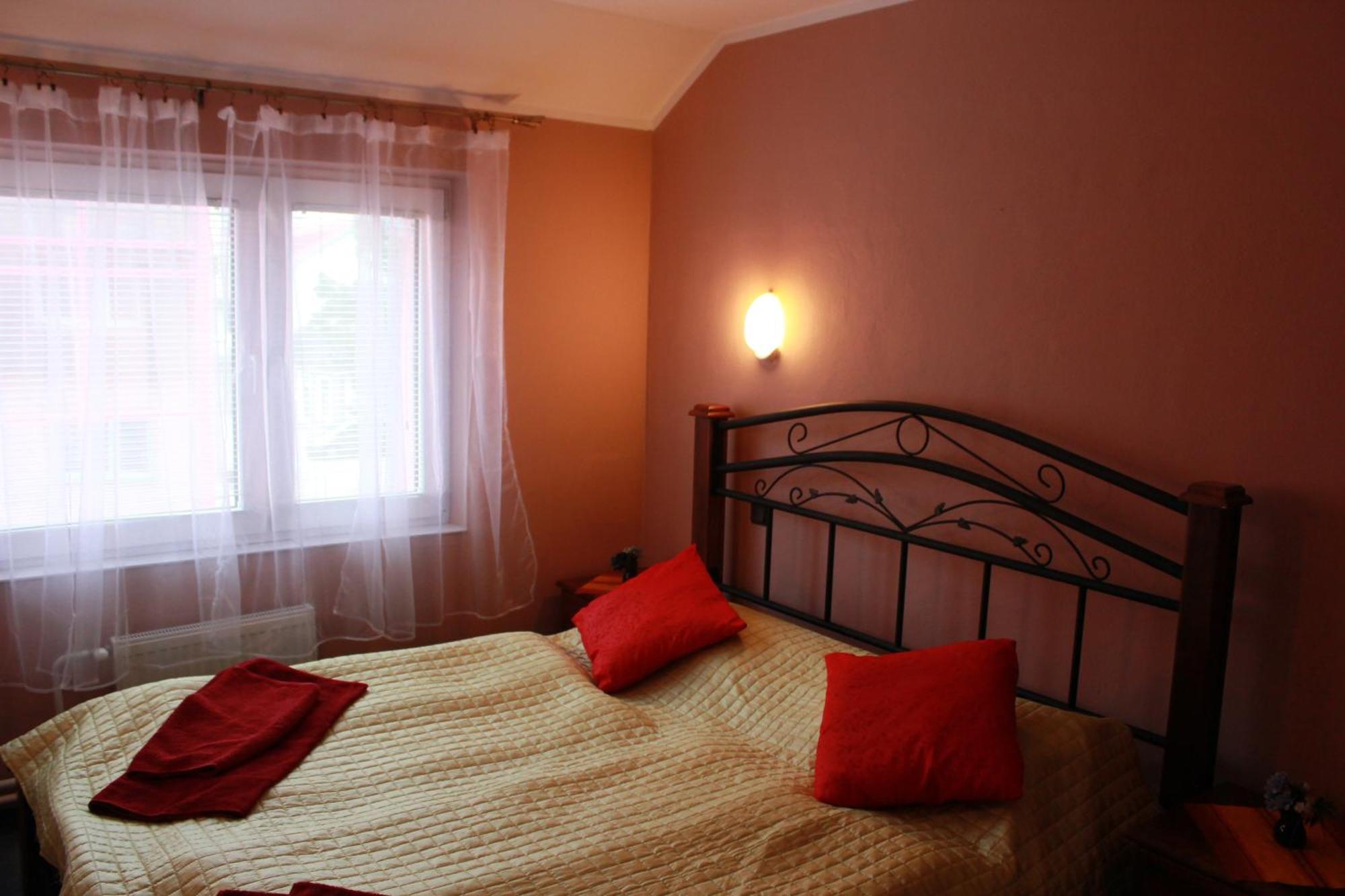 Garni Hotel Anne-Mary ピエシュチャニ エクステリア 写真
