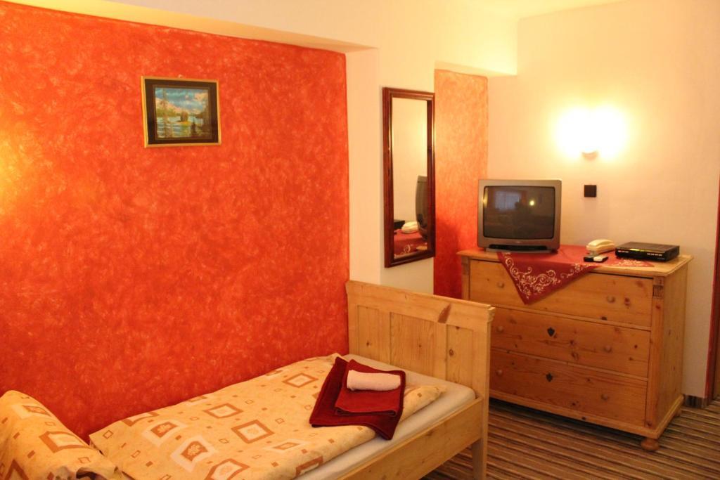 Garni Hotel Anne-Mary ピエシュチャニ エクステリア 写真