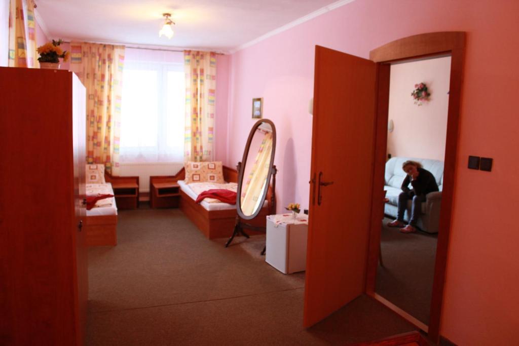 Garni Hotel Anne-Mary ピエシュチャニ 部屋 写真