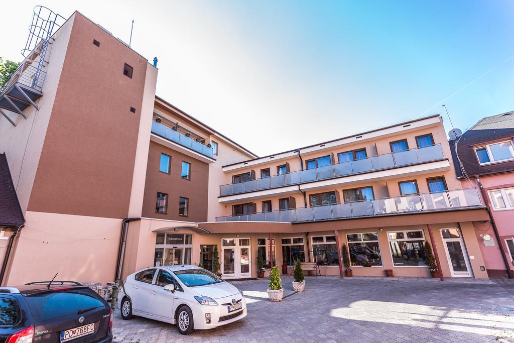Garni Hotel Anne-Mary ピエシュチャニ エクステリア 写真
