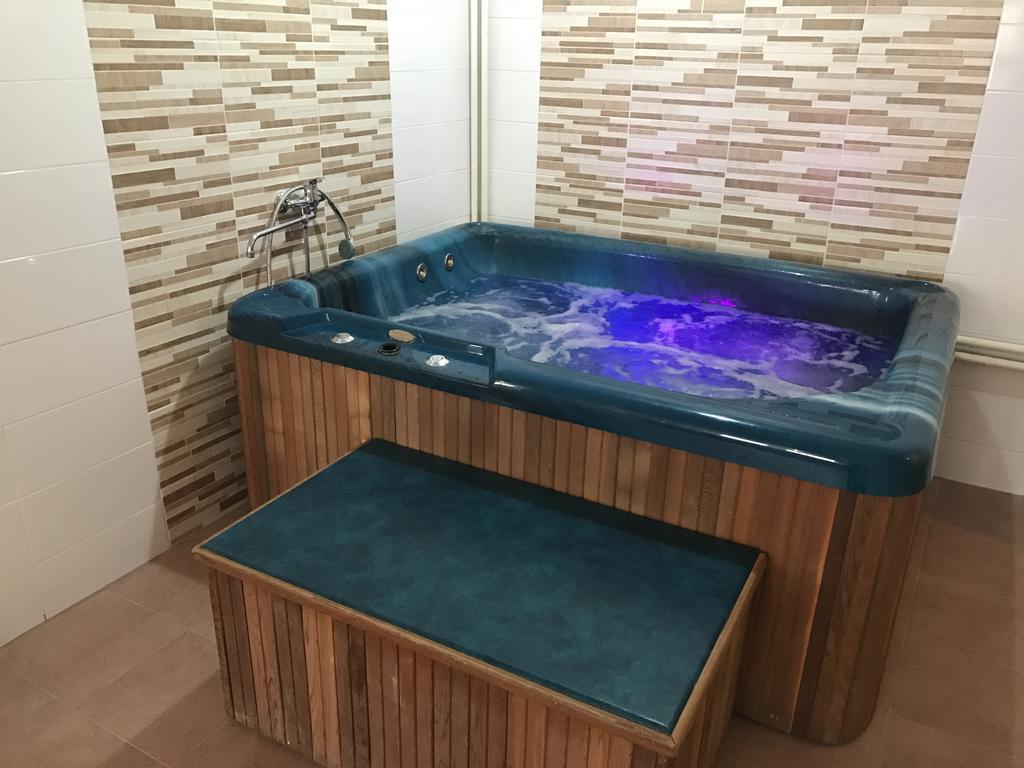 Garni Hotel Anne-Mary ピエシュチャニ エクステリア 写真