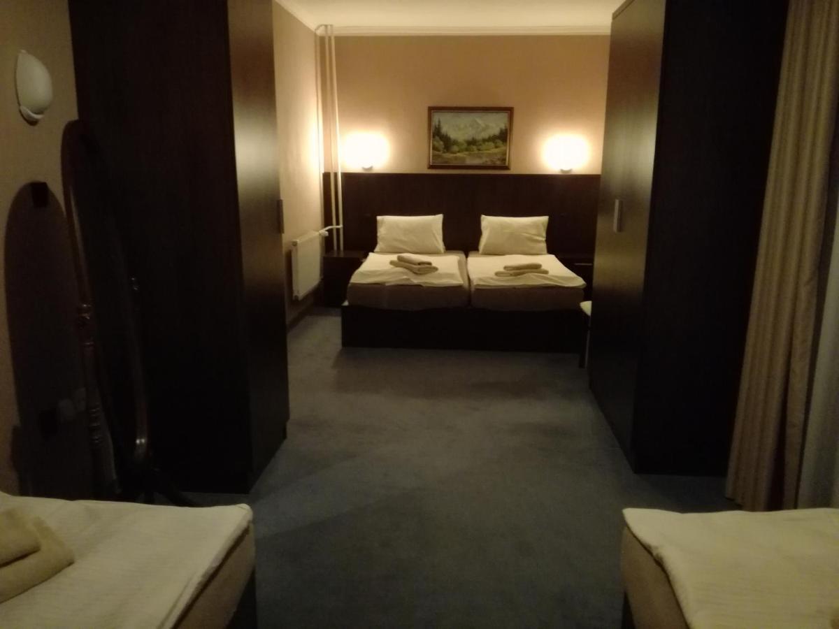 Garni Hotel Anne-Mary ピエシュチャニ エクステリア 写真